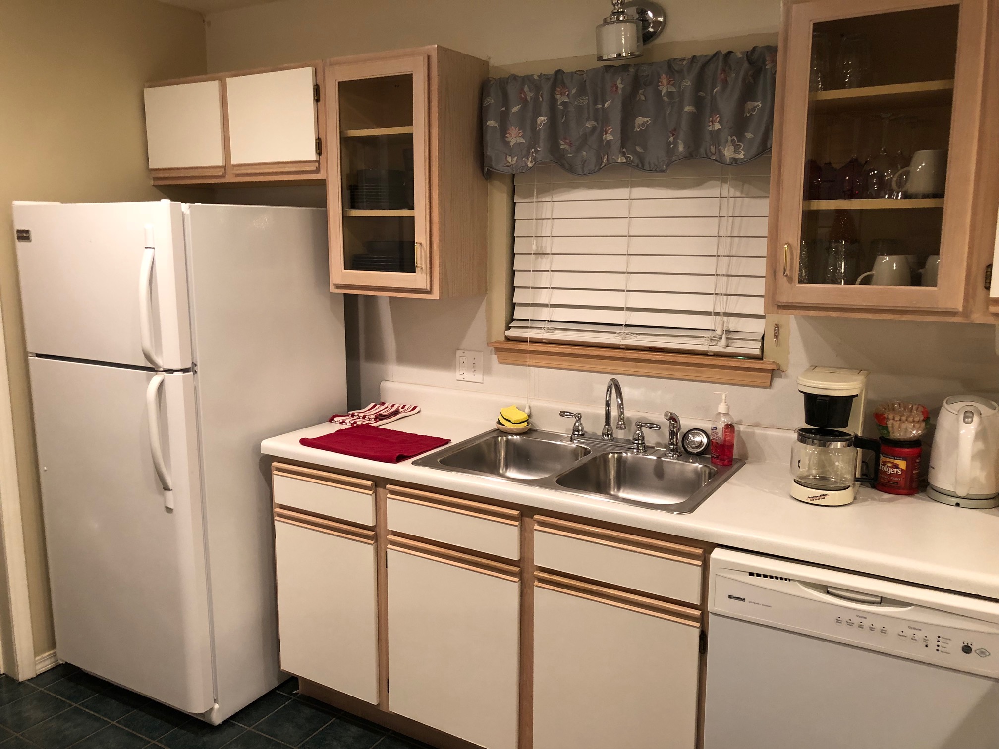 full kitchen