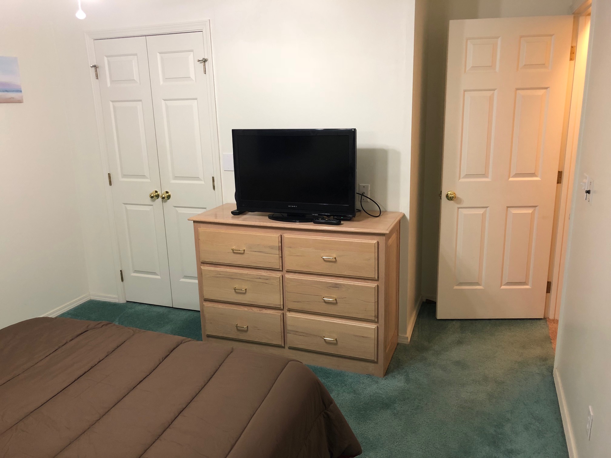 Queen bedroom